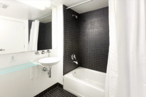 855 Folsom 710 1 Bath